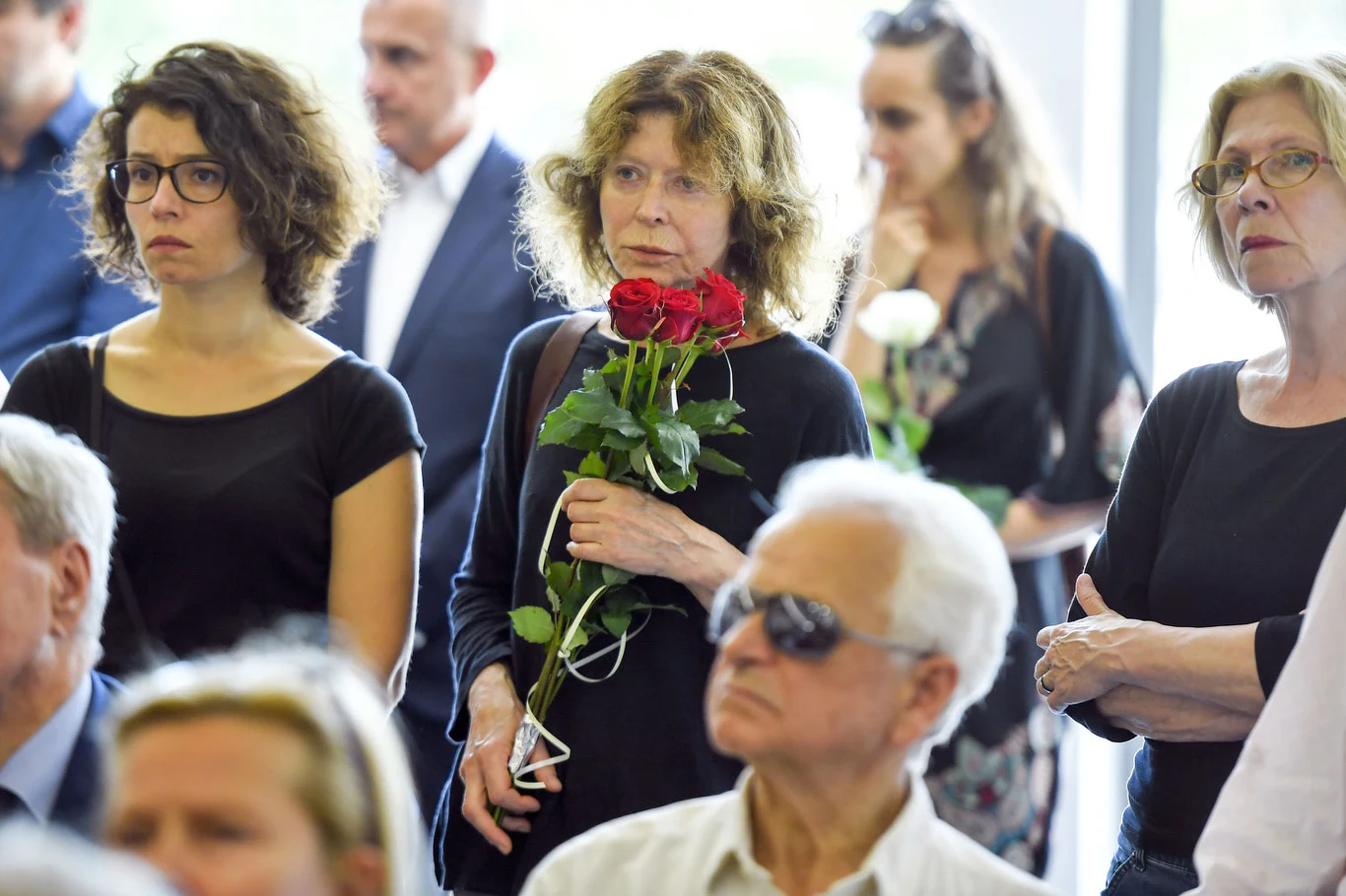 Julia Kolberger, Anna Romantowska podczas mszy pogrzebowej Julia Kolberger, Anna Romantowska podczas mszy pogrzebowej