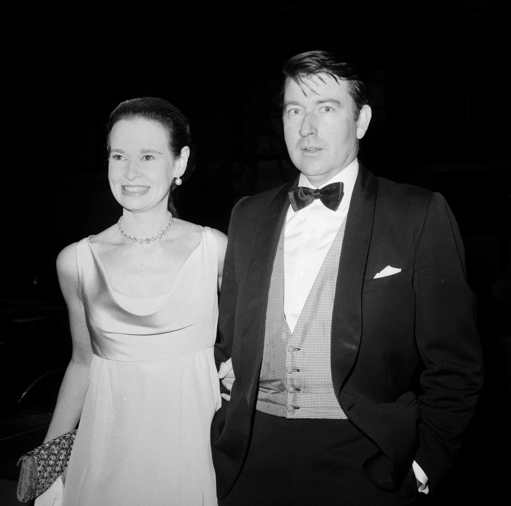 Gloria Vanderbilt i Wyatt Cooper, 1966 rok, fot. ASSOCIATED PRESS/East News Gloria Vanderbilt i Wyatt Cooper, 1966 rok, fot. ASSOCIATED PRESS/East News