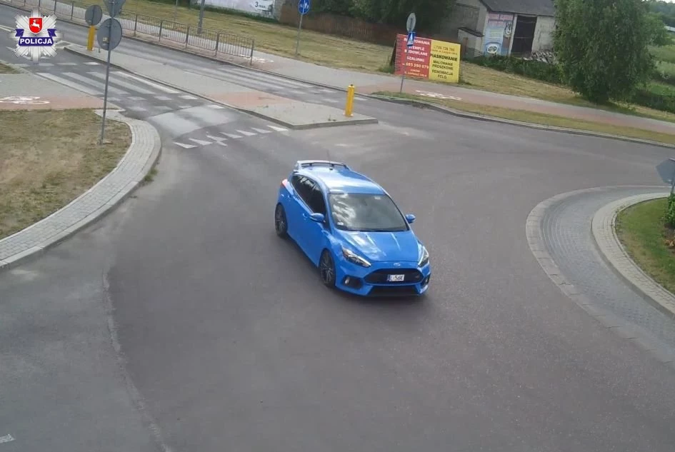 Skardziony Ford Focus RS został uchwycony przez miejski monitoring