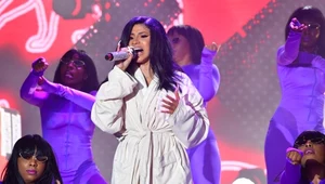 Cardi B z wpadką na scenie. Kostium rozdarł się na oczach fanów 