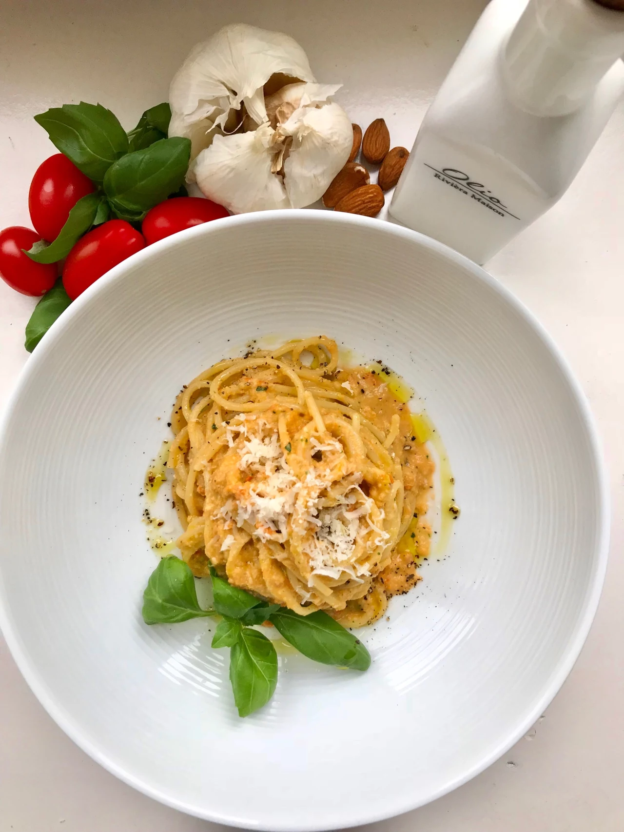 Spaghetti al pesto trapanese