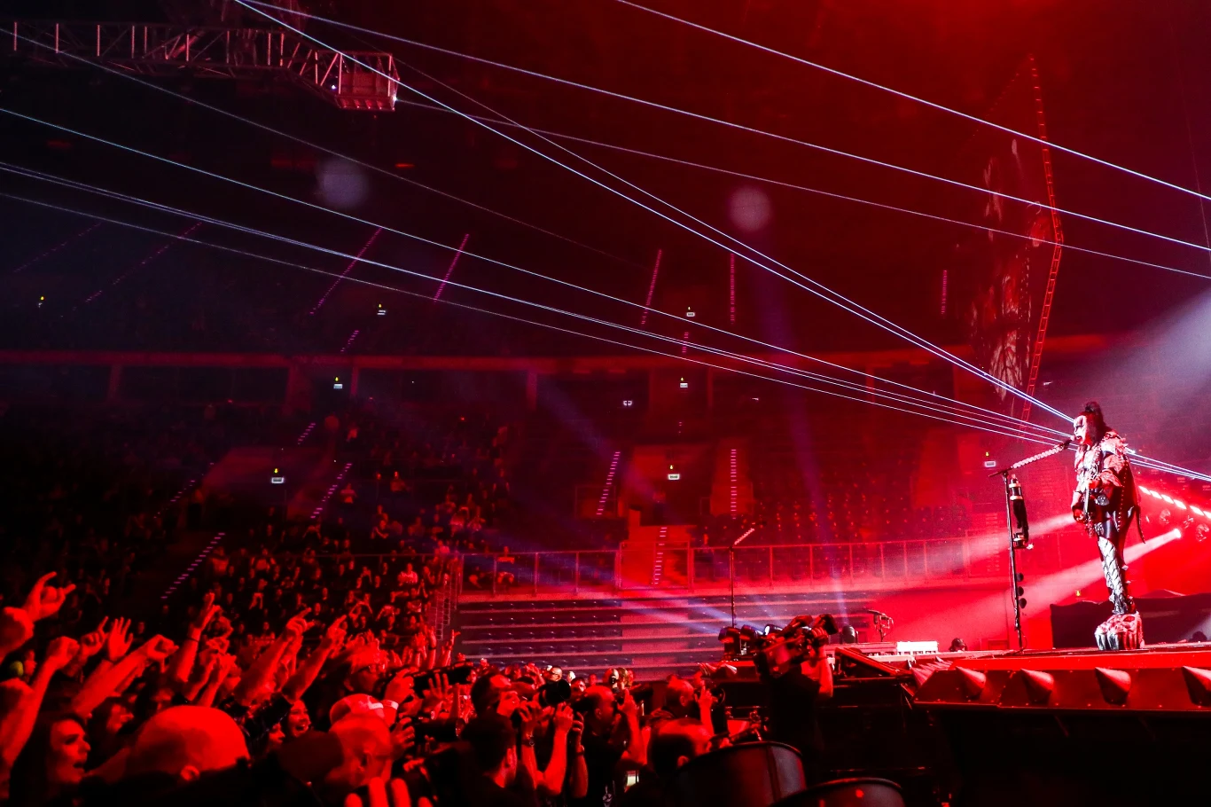 Zobacz zdjęcia z koncertu grupy Kiss w Tauron Arenie Kraków Zobacz zdjęcia z koncertu grupy Kiss w Tauron Arenie Kraków