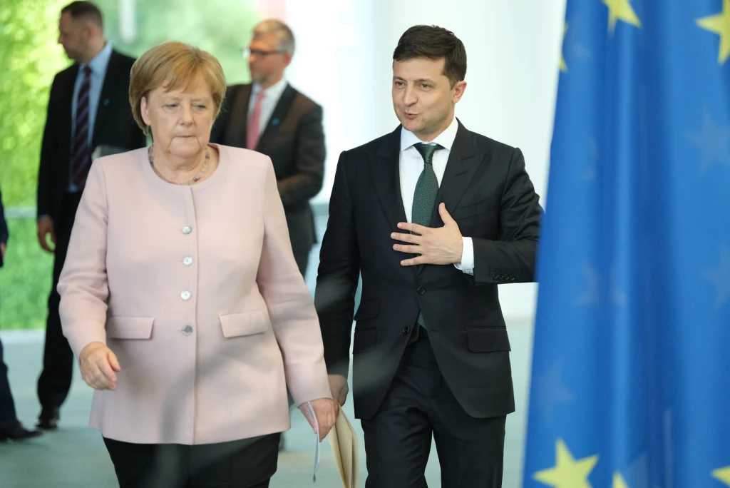 Volodymyr Zelensky i Angela Merkel Volodymyr Zelensky i Angela Merkel