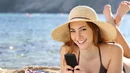Chcesz mieć tanie rozmowy, SMS-y i internet za granicą? Sprawdź, jak włączyć eSIM w podróży