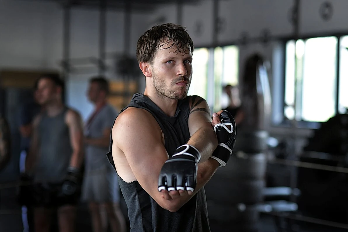 Mateusz Banasiuk w scenie z filmu "Furioza"