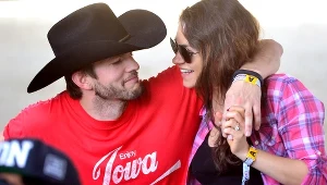 Mila Kunis i Ashton Kutcher nie boją się okazywać publicznie uczuć. Jeśli mają na to ochotę, potrafią pocałować się nawet na środku ulicy.