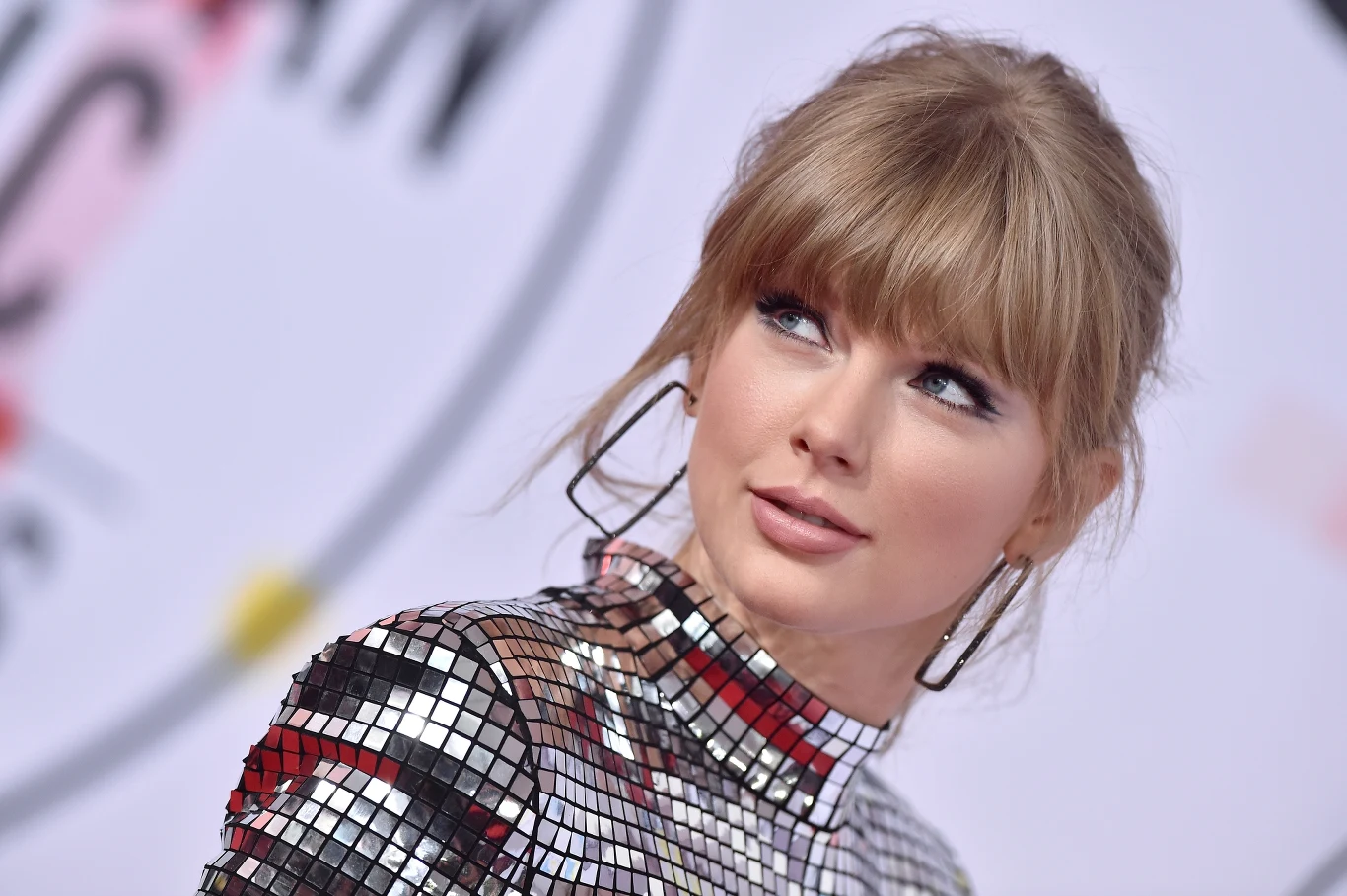 W Polsce do tej pory nie było również jednej z największych gwiazd pop na świecie, czyli Taylor Swift. Wokalistka nie gra zbyt wielu koncertów w Europie. Podczas trasy "Reputation" zabukowała na Starym Kontynencie zaledwie sześć dat. Podczas "The 1989 World Tour" tylko osiem koncertów odbyło się w Europie.
