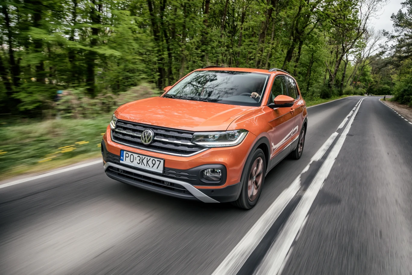 Nowoczesny SUV znakomicie znajdzie się zarówno w mieście, jak i w trasie Nowoczesny SUV znakomicie znajdzie się zarówno w mieście, jak i w trasie