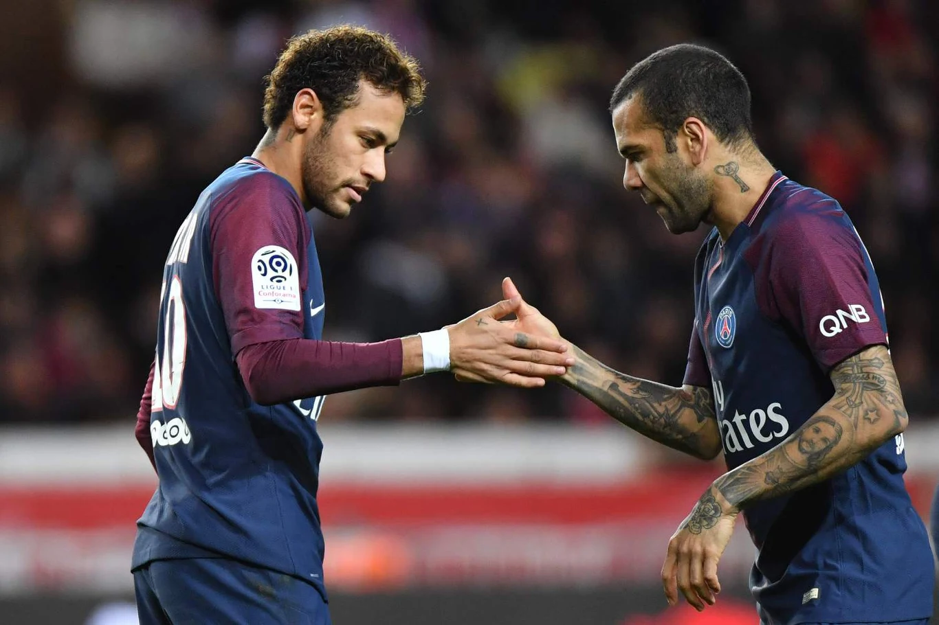 Dani Alves (z prawej) i Neymar Dani Alves (z prawej) i Neymar