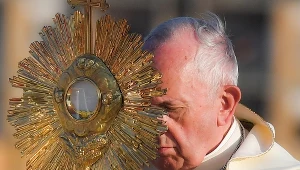 Papież Franciszek podczas uroczystości Bożego Ciała w Rzymie