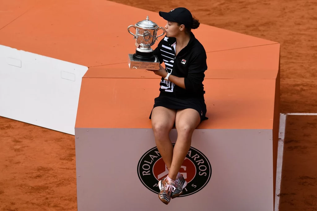 Ashleigh Barty po triumfie w turnieju Rolanda Garrosa Ashleigh Barty po triumfie w turnieju Rolanda Garrosa