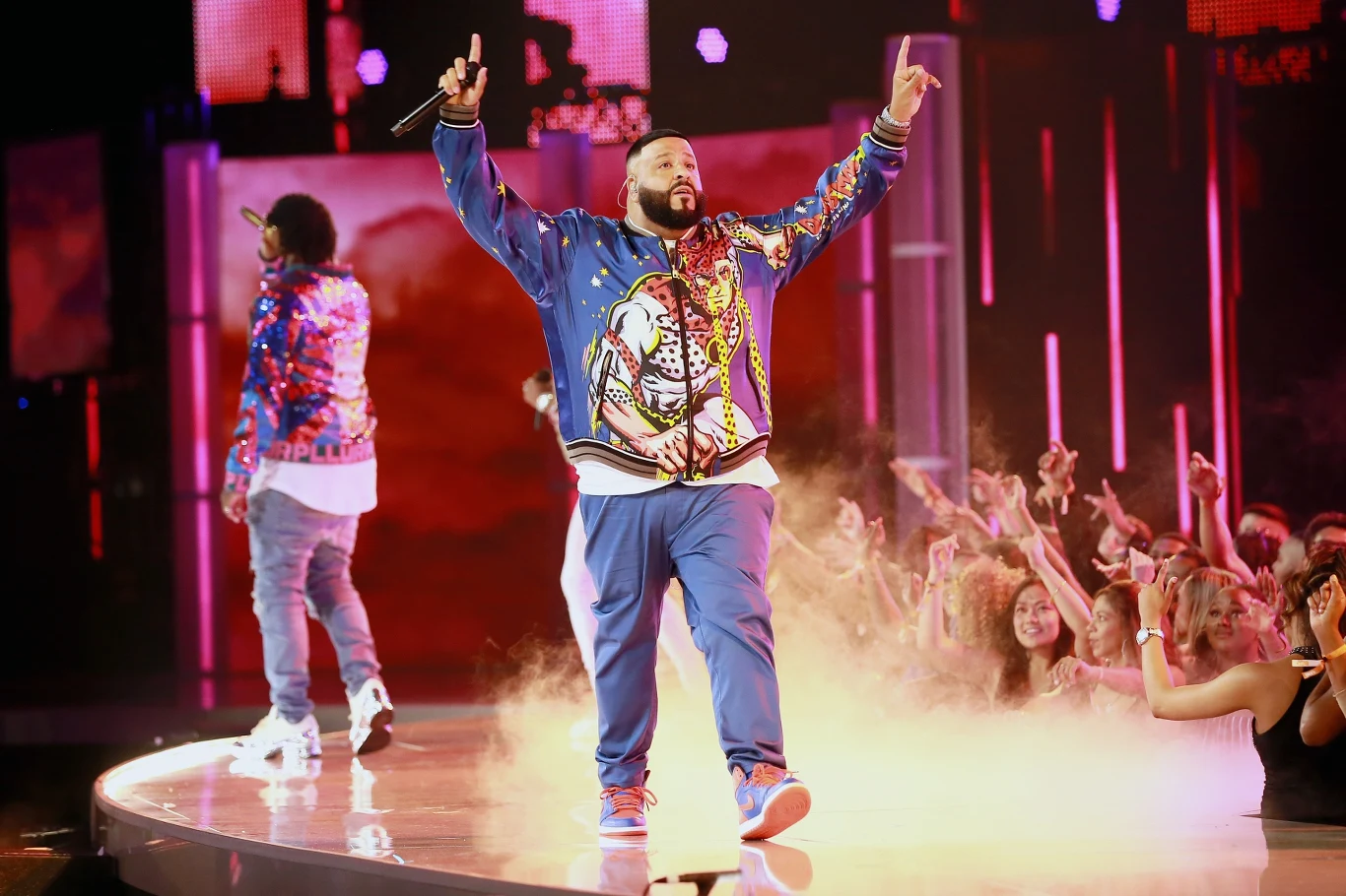  DJ Khaled również wystąpił na dużej scenie. 