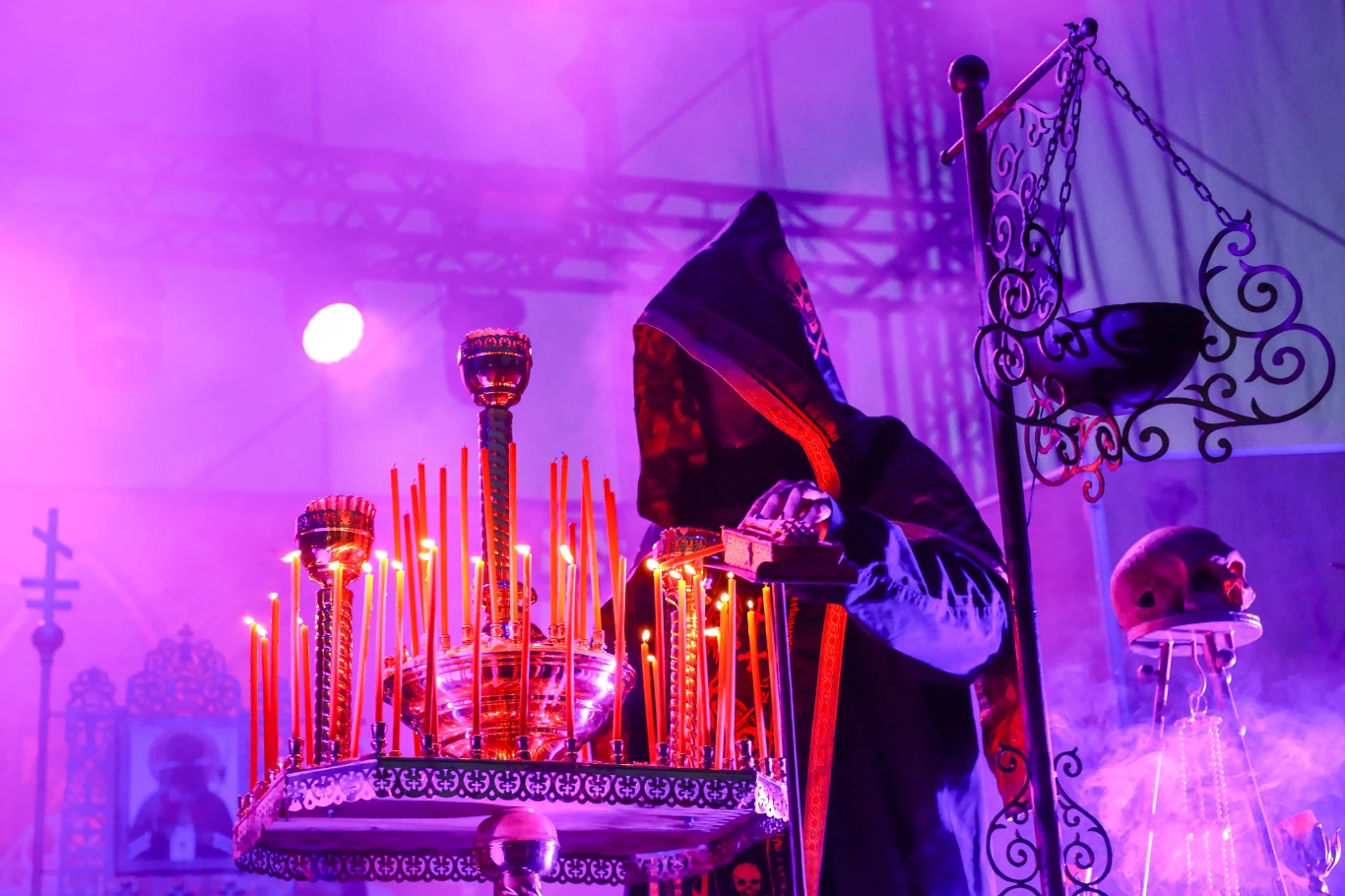 Zobacz zdjęcia z koncertu grupy Batushka podczas pierwszego dnia Mystic Festival 2019 w Krakowie (25 czerwca 2019 r.) Zobacz zdjęcia z koncertu grupy Batushka podczas pierwszego dnia Mystic Festival 2019 w Krakowie (25 czerwca 2019 r.)