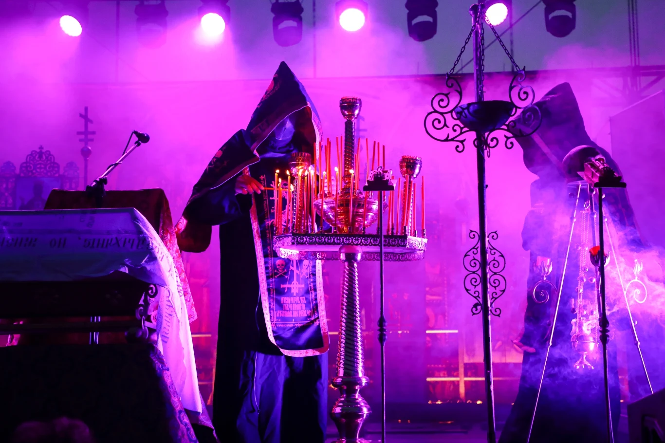 Zobacz zdjęcia z koncertu grupy Batushka podczas pierwszego dnia Mystic Festival 2019 w Krakowie (25 czerwca 2019 r.) Zobacz zdjęcia z koncertu grupy Batushka podczas pierwszego dnia Mystic Festival 2019 w Krakowie (25 czerwca 2019 r.)