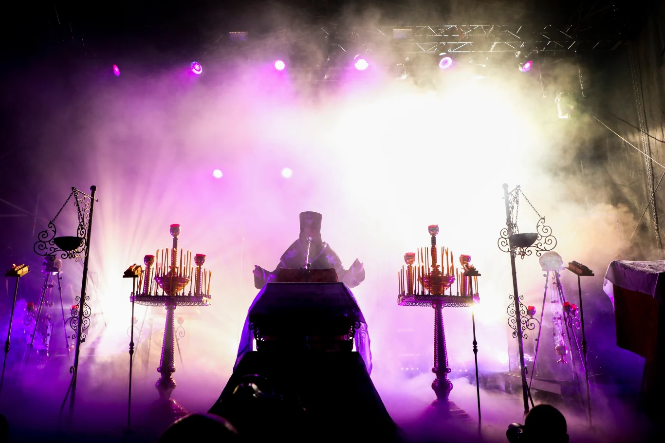 Zobacz zdjęcia z koncertu grupy Batushka podczas pierwszego dnia Mystic Festival 2019 w Krakowie (25 czerwca 2019 r.) Zobacz zdjęcia z koncertu grupy Batushka podczas pierwszego dnia Mystic Festival 2019 w Krakowie (25 czerwca 2019 r.)