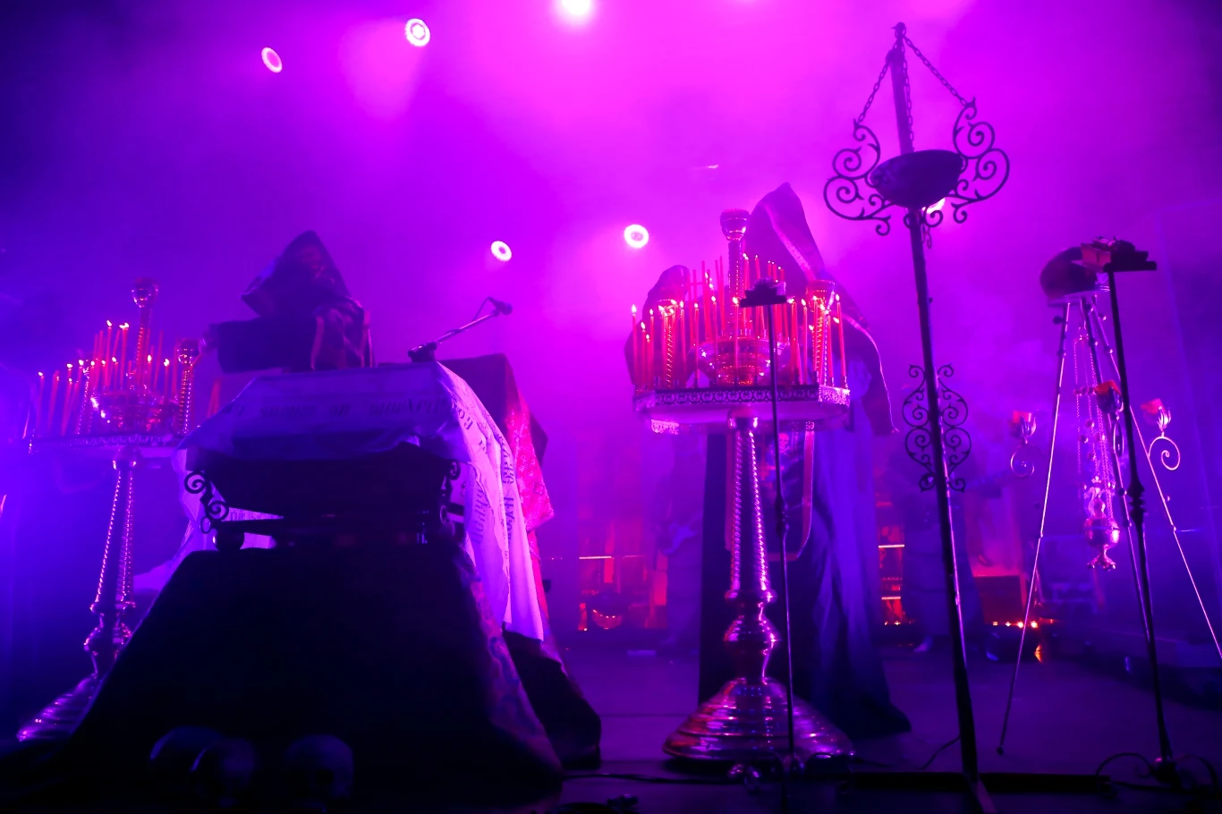 Zobacz zdjęcia z koncertu grupy Batushka podczas pierwszego dnia Mystic Festival 2019 w Krakowie (25 czerwca 2019 r.) Zobacz zdjęcia z koncertu grupy Batushka podczas pierwszego dnia Mystic Festival 2019 w Krakowie (25 czerwca 2019 r.)