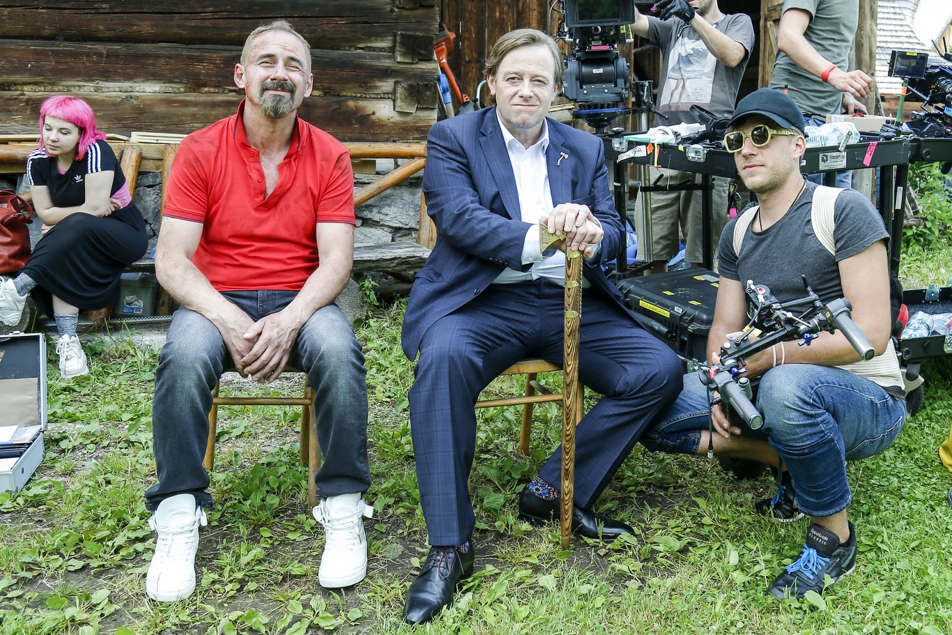 W "Futrze z misia" będziemy mogli zobaczyć także Olafa Lubaszenkę, reżysera filmów "Chłopaki nie płaczą" i "Poranek kojota". Zagra on postać o pseudonimie "Nerwowy".

Na zdjęciu: Jacek Kopczyński i Olaf Lubaszenko na planie filmu "Futro z Misia"