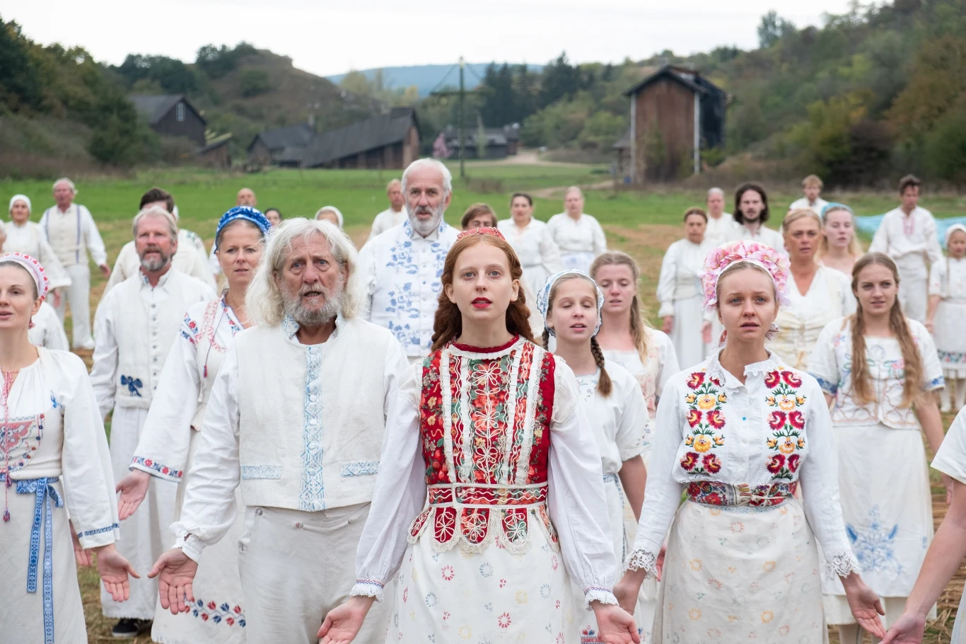 Kadr z filmu "Midsommar. W biały dzień" Kadr z filmu "Midsommar. W biały dzień"