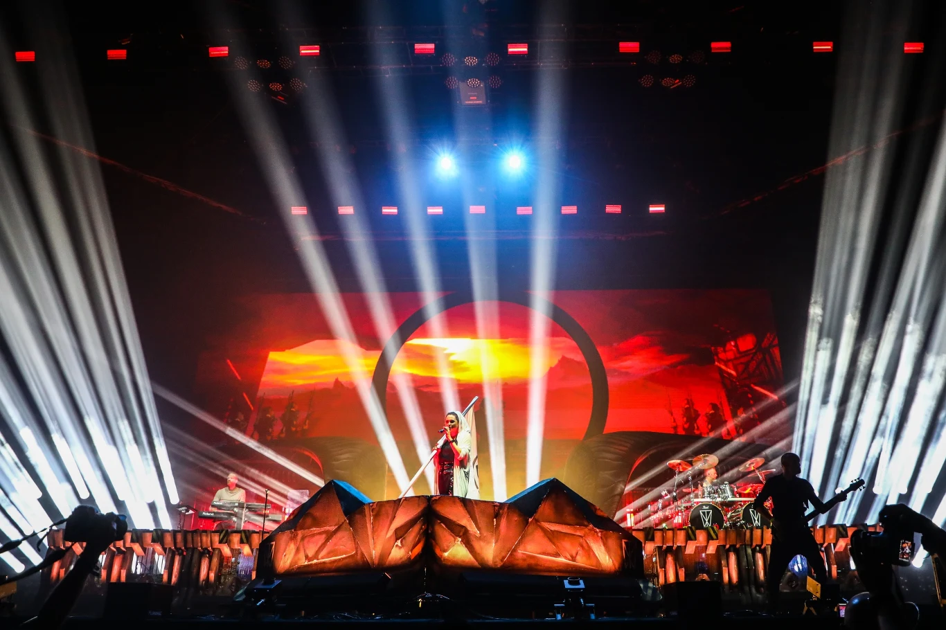 Zobacz zdjęcia z koncertu grupy Within Temptation podczas drugiego dnia Mystic Festival 2019 w Krakowie (26 czerwca 2019 r.)