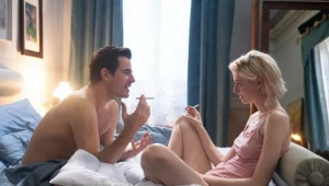 Claes Bang i Elizabeth Debicki w filmie „The Burnt Orange Heresy”