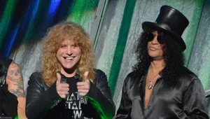 Steven Adler i Slash podczas wprowadzenia Guns N' Roses do Rock and Roll Hall of Fame w 2012 r.