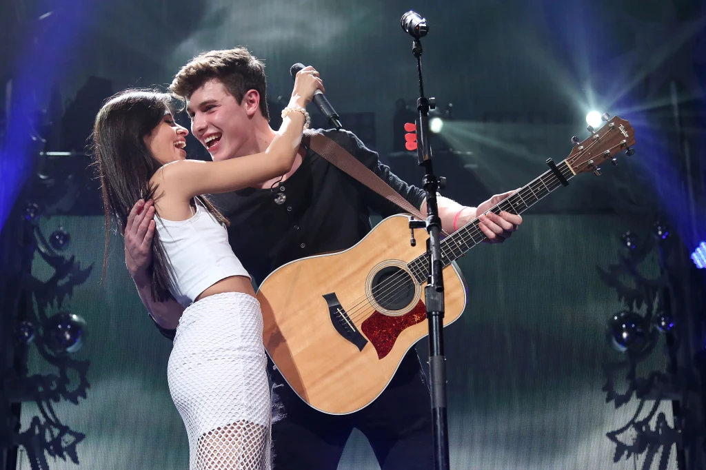 Camila Cabello i Shawn Mendes stworzyli gorący teledysk do utworu "Señorita" 