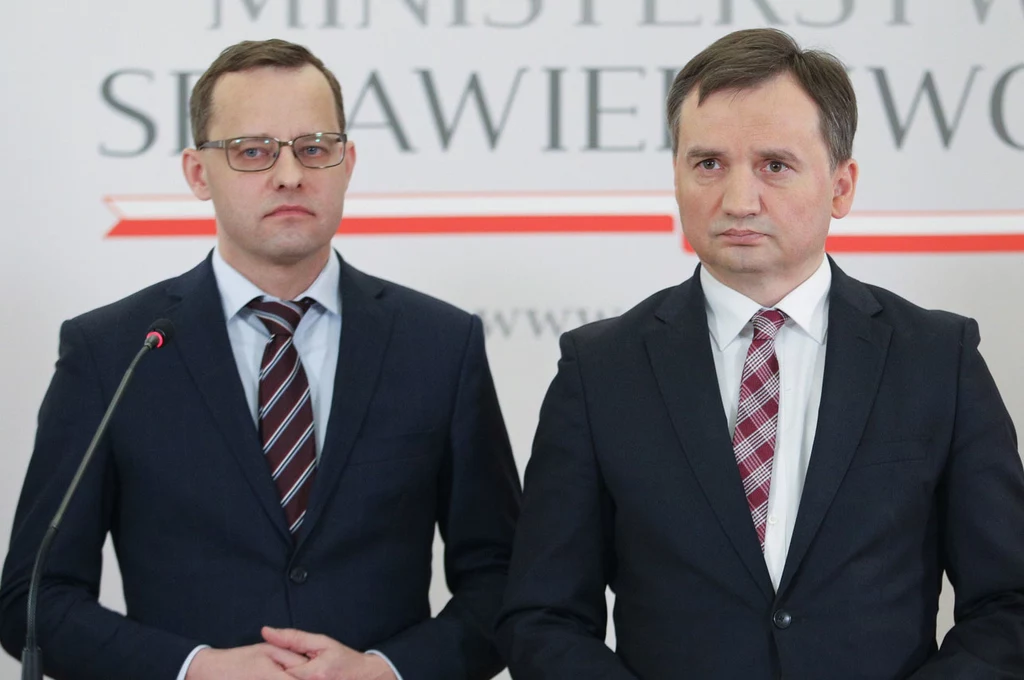 Minister sprawiedliwości Zbigniew Ziobro i wiceminister Marcin Romanowski Minister sprawiedliwości Zbigniew Ziobro i wiceminister Marcin Romanowski