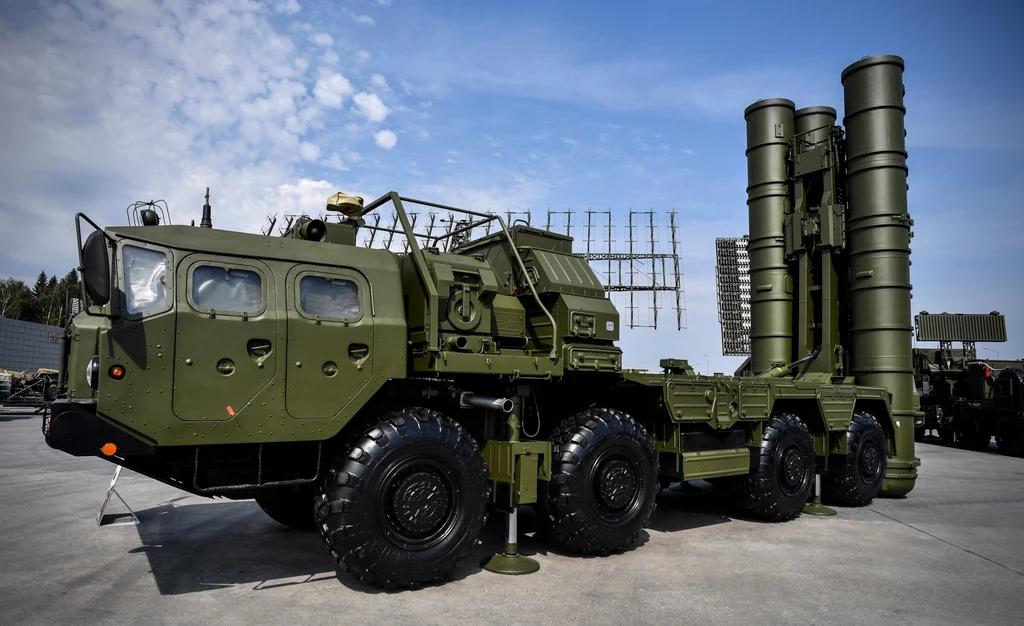 Na zdjęciu: System rakietowy S-400 Na zdjęciu: System rakietowy S-400