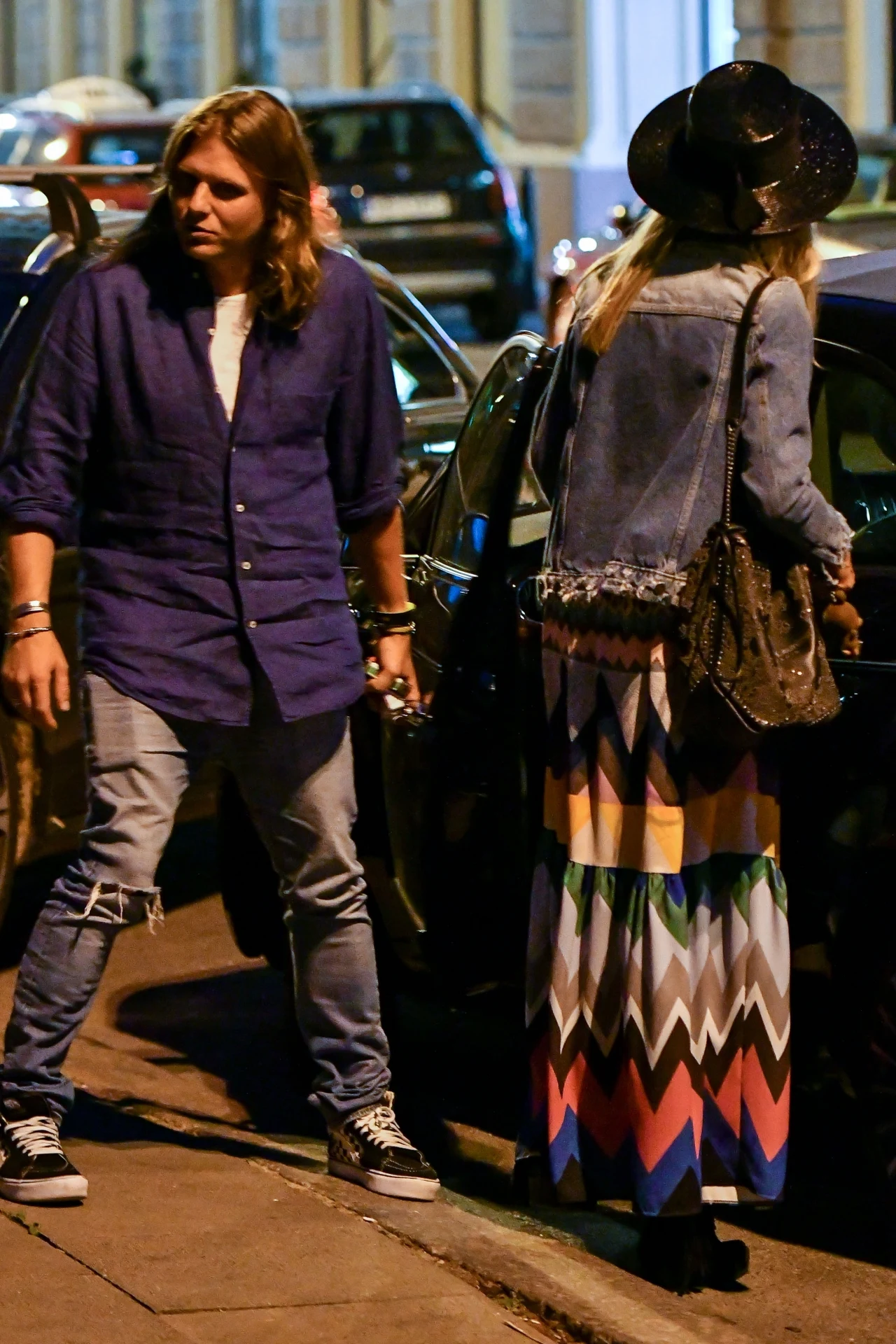 Piotr nie zabrał jednak żony swoim autem Piotr nie zabrał jednak żony swoim autem