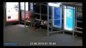 Zasnął na przystanku, padł ofiarą kradzieży