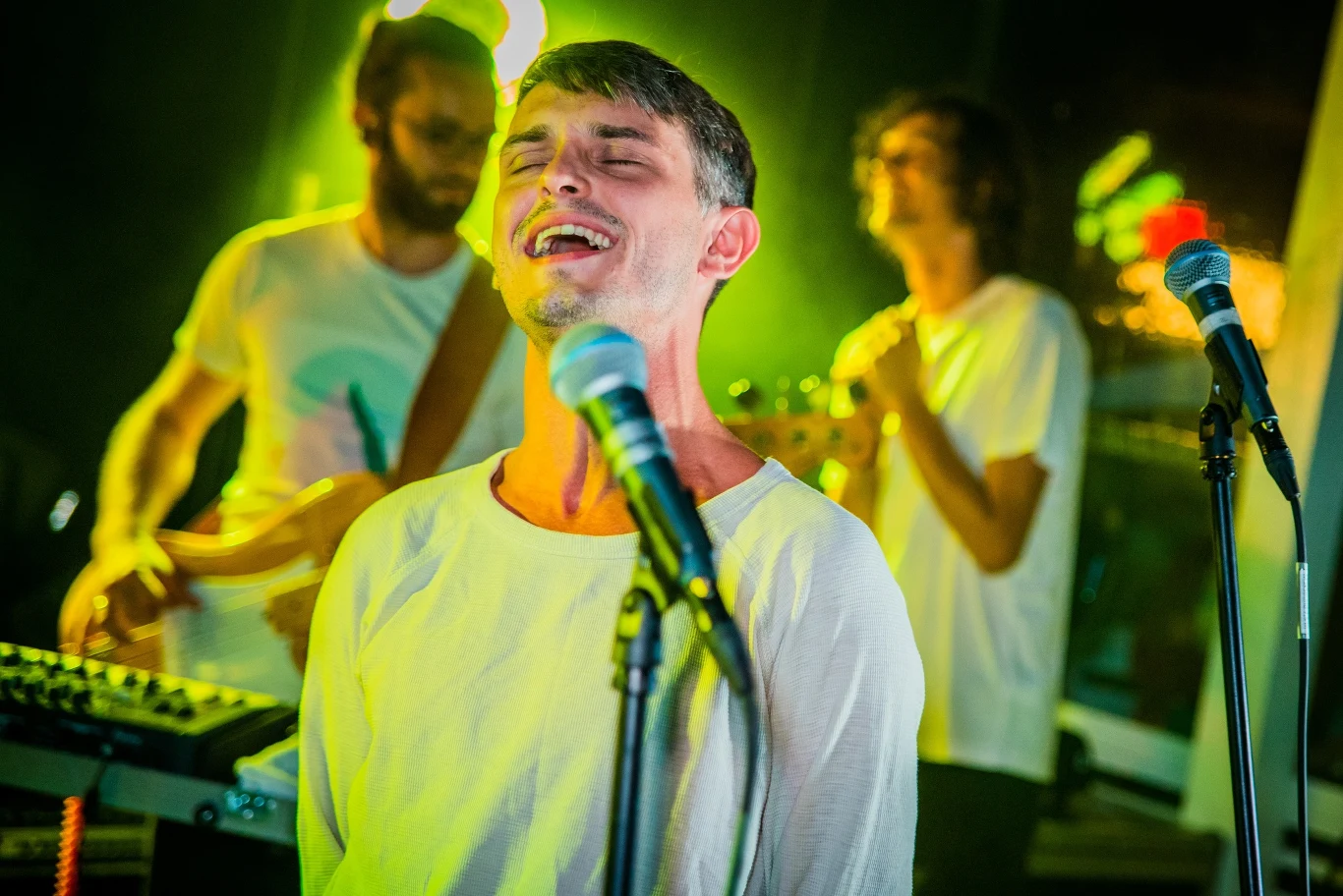 "Kwiat i korzenie" to już piąty album Bitaminy. Czym zespół zaskoczył tym razem? "Kwiat i korzenie" to już piąty album Bitaminy. Czym zespół zaskoczył tym razem?