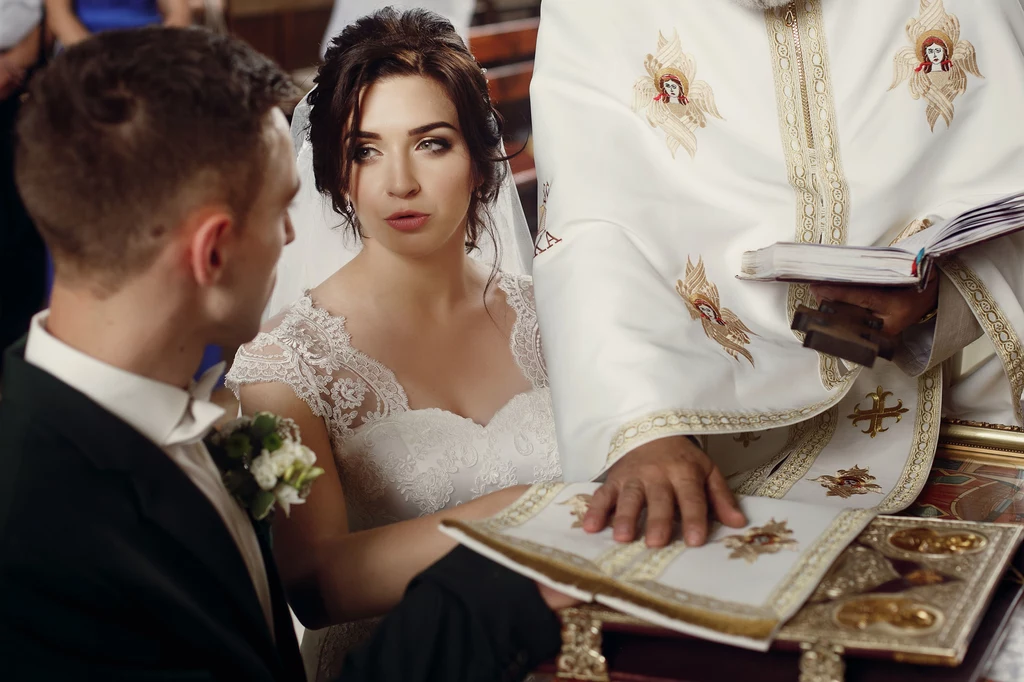Możliwy jest ślub osoby wierzącej z niewierzącą, ale trzeba spełnić kilka warunków
