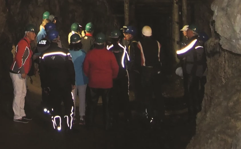 Według znanych dokumentów realizacja budowy "Riese" na Dolnym Śląsku rozpoczęła się pod koniec 1943 roku Według znanych dokumentów realizacja budowy "Riese" na Dolnym Śląsku rozpoczęła się pod koniec 1943 roku