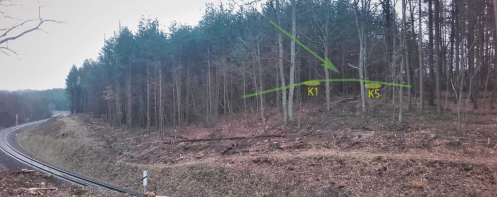 Widok od strony północno-zachodniej na szczyt "kromlechu" Widok od strony północno-zachodniej na szczyt "kromlechu"