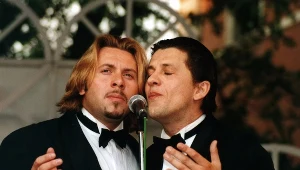 Michał Milowicz (L) sprawdzi się w programie "Twoja Twarz Brzmi Znajomo"