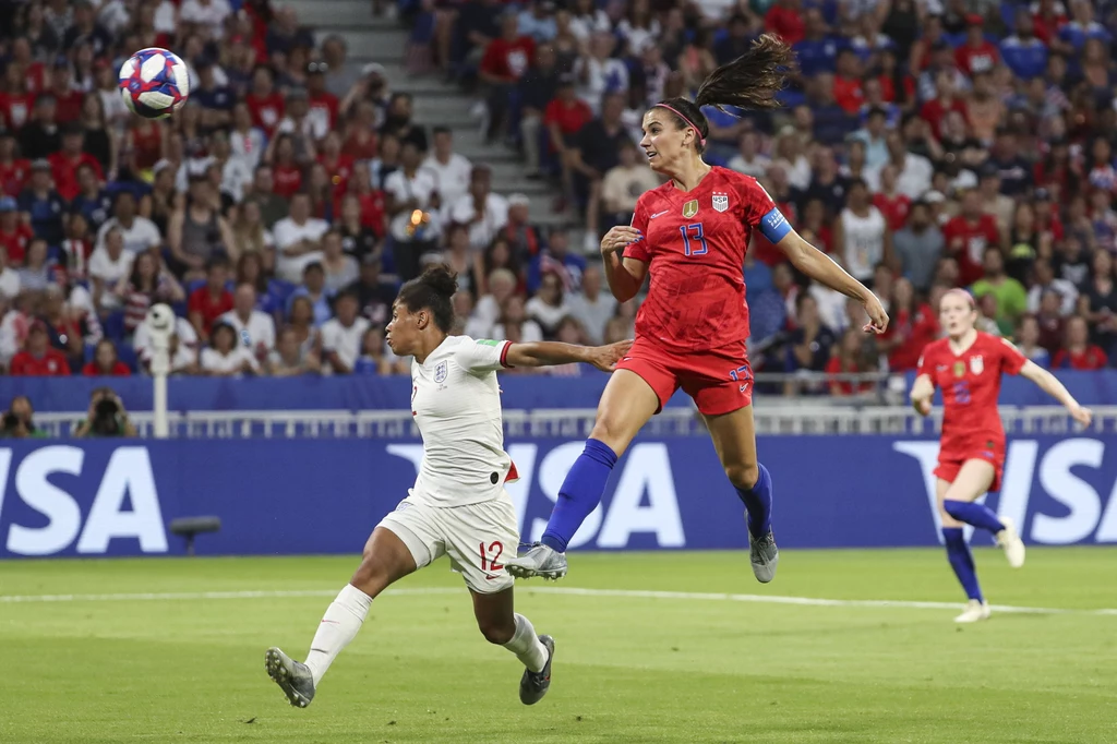 Alex Morgan strzela decydującego gola Alex Morgan strzela decydującego gola