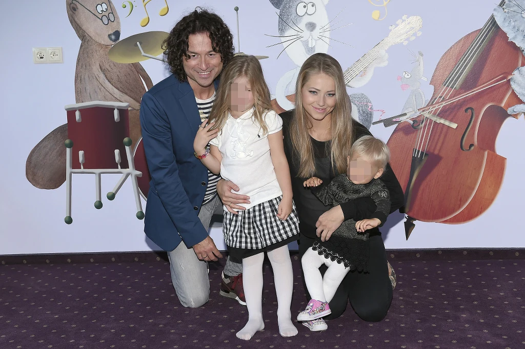 Piotr Rubik i Agata Rubik z dziećmi, 2014 rok Piotr Rubik i Agata Rubik z dziećmi, 2014 rok