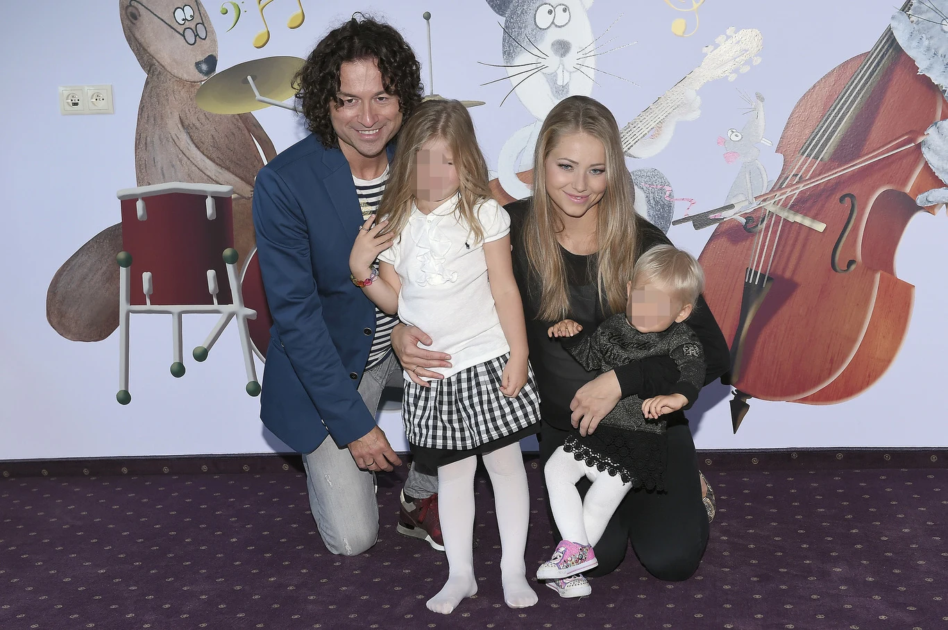 Piotr Rubik i Agata Rubik z dziećmi, 2014 rok Piotr Rubik i Agata Rubik z dziećmi, 2014 rok