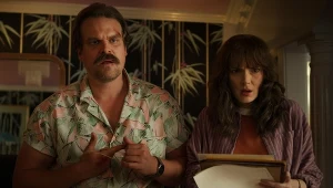 David Harbour i Winona Ryder w serialu "Stranger Things"