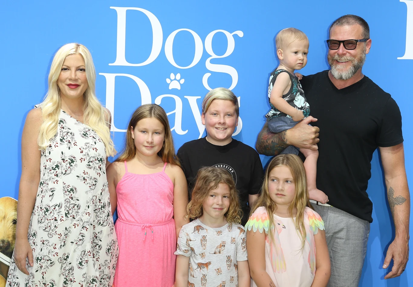 Tori Spelling z mężem i dziećmi Tori Spelling z mężem i dziećmi
