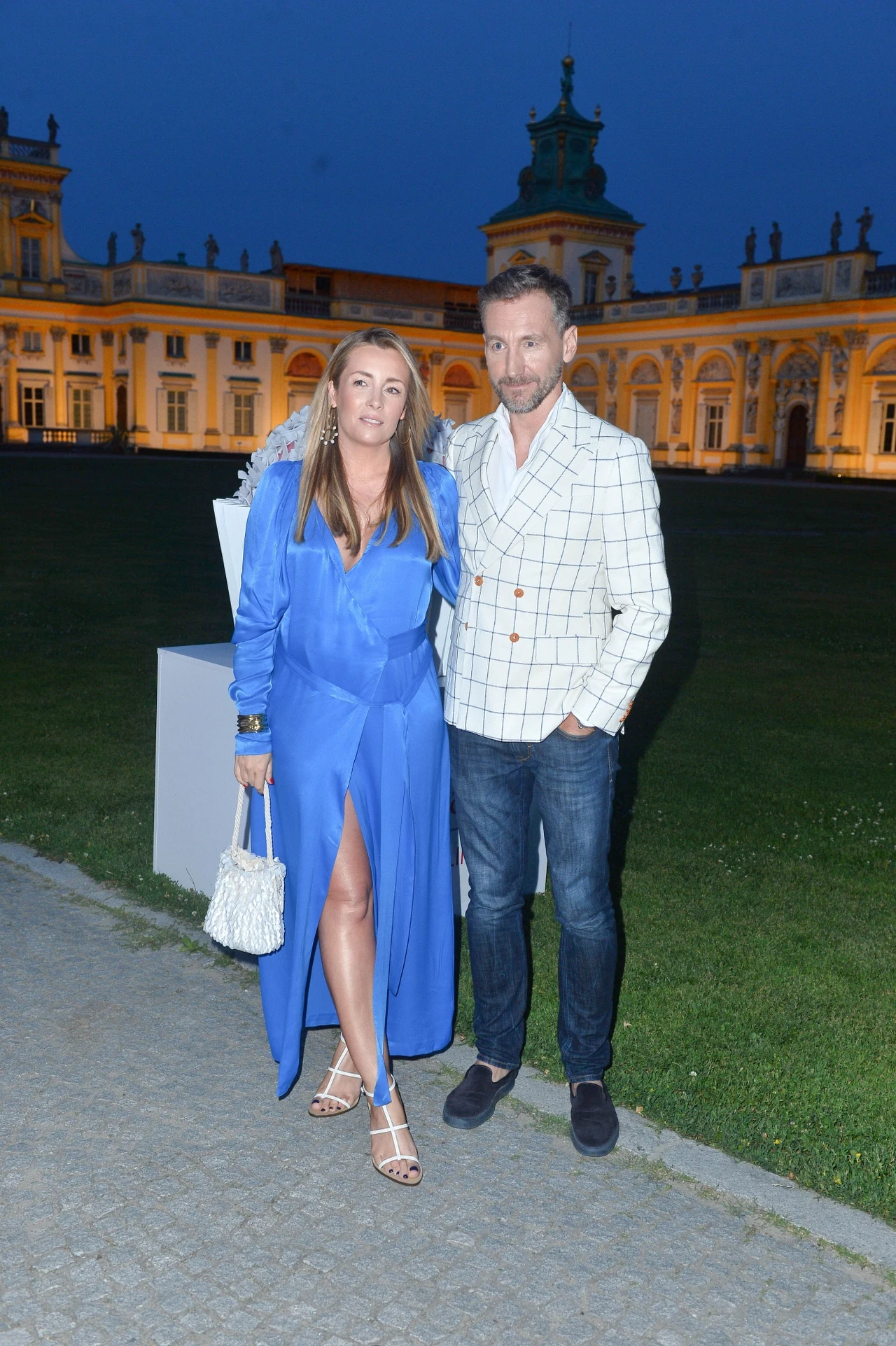 Małżonkowie prezentowali się elegancko i stylowo Małżonkowie prezentowali się elegancko i stylowo