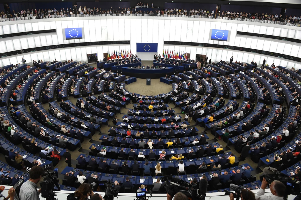 Sala plenarna Parlamentu Europejskiego w Strasburgu Sala plenarna Parlamentu Europejskiego w Strasburgu