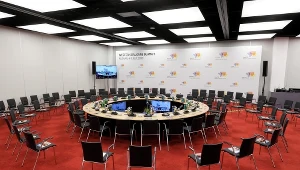 Sala plenarna przed rozpoczęciem Szczytu Bałkanów Zachodnich w Poznaniu