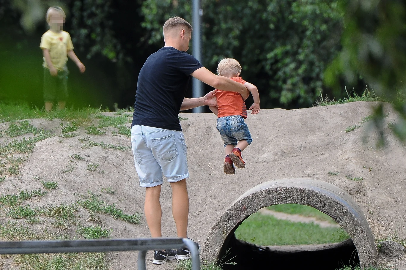 Marcin Mroczek z rodziną