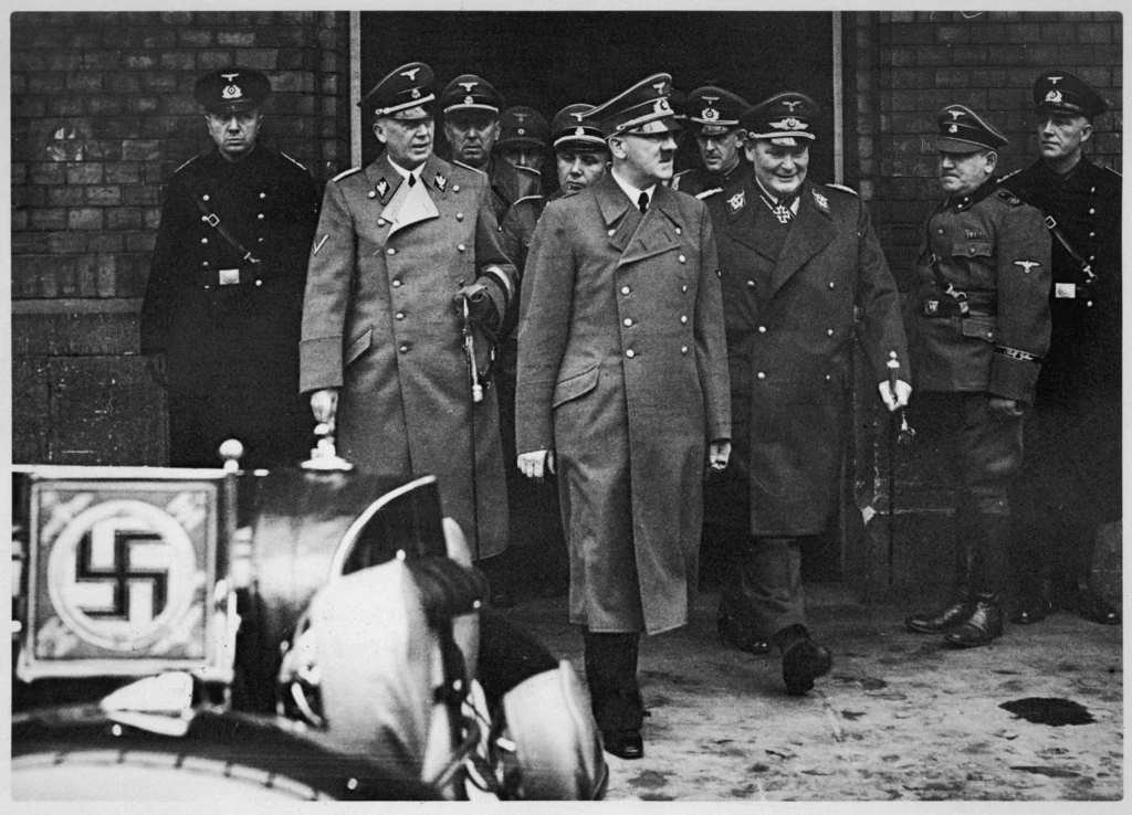 Adolf Hitler, Hermann Göring, Rudolf Schmundt i Martin Bormann w 1939 roku
