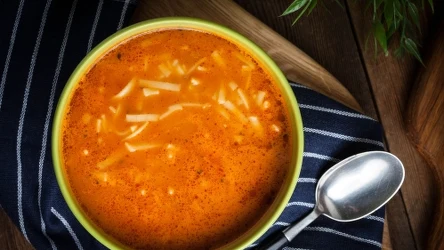 Jak podkręcić smak zupy pomidorowej? Jeden dodatek robi robotę