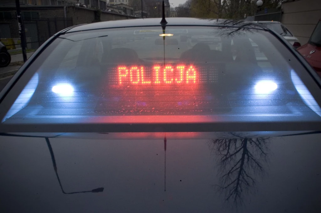 Udawał policję i trafił... nieoznakowany radiowóz