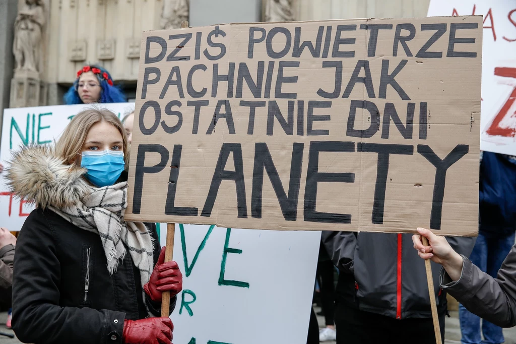 Młodzieżowy Strajk Klimatyczny w Katowicach Młodzieżowy Strajk Klimatyczny w Katowicach