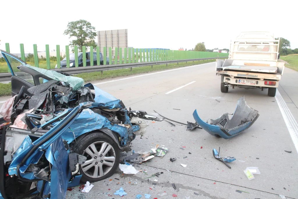 Gdy na autostradzie dochodzi do wypadku, często kończy się tragicznie