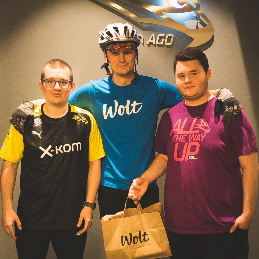 x-kom AGO podjęło współpracę z Woltem